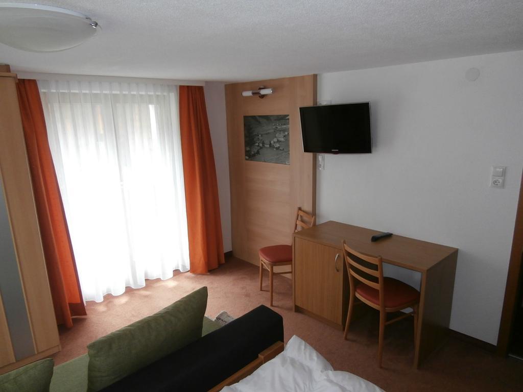 Hotel Haus Plankensteiner Kaunertal Esterno foto